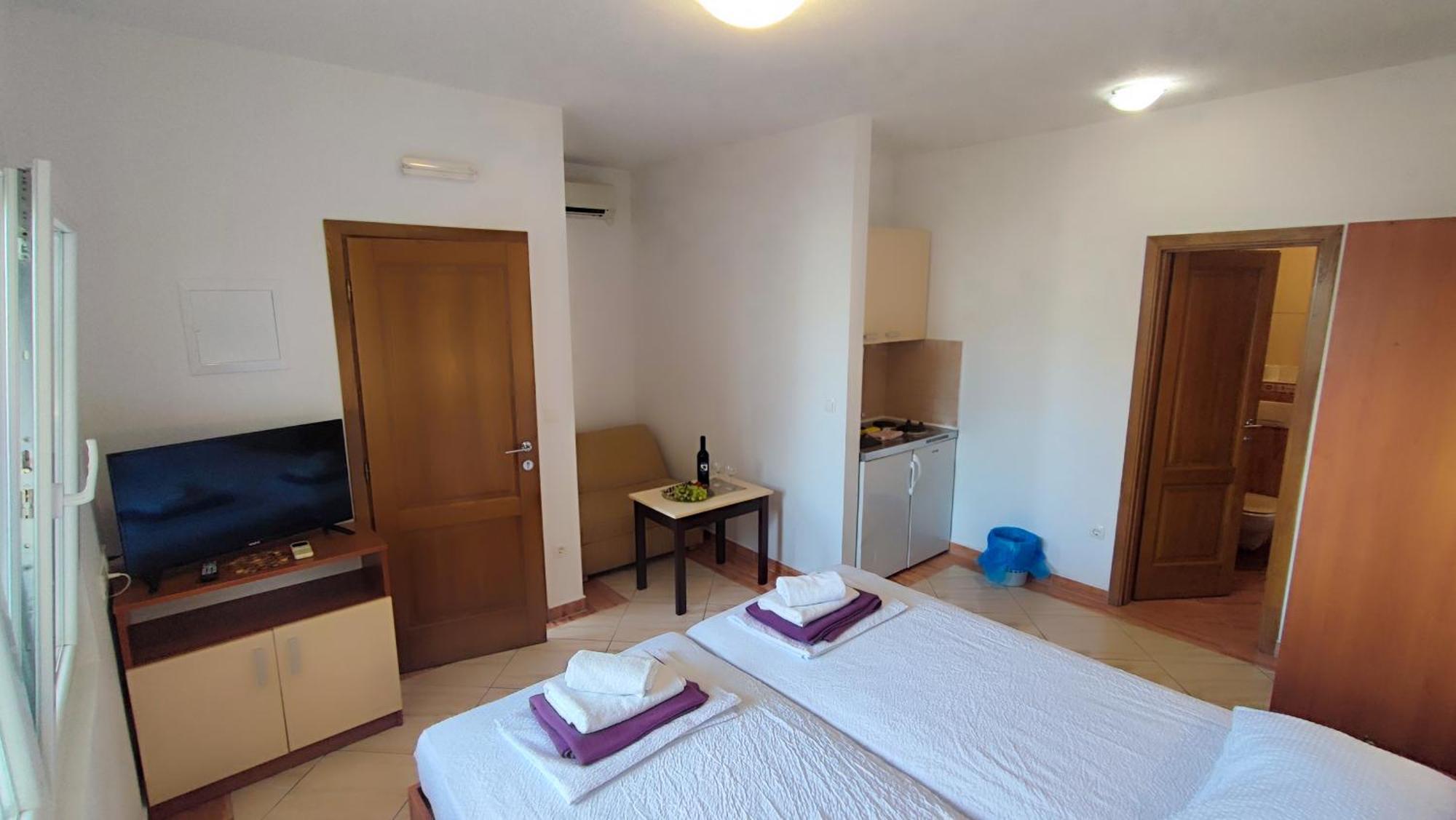 Villa Penava, Private Beach, Pool And 7Min To Trogir Habitación foto