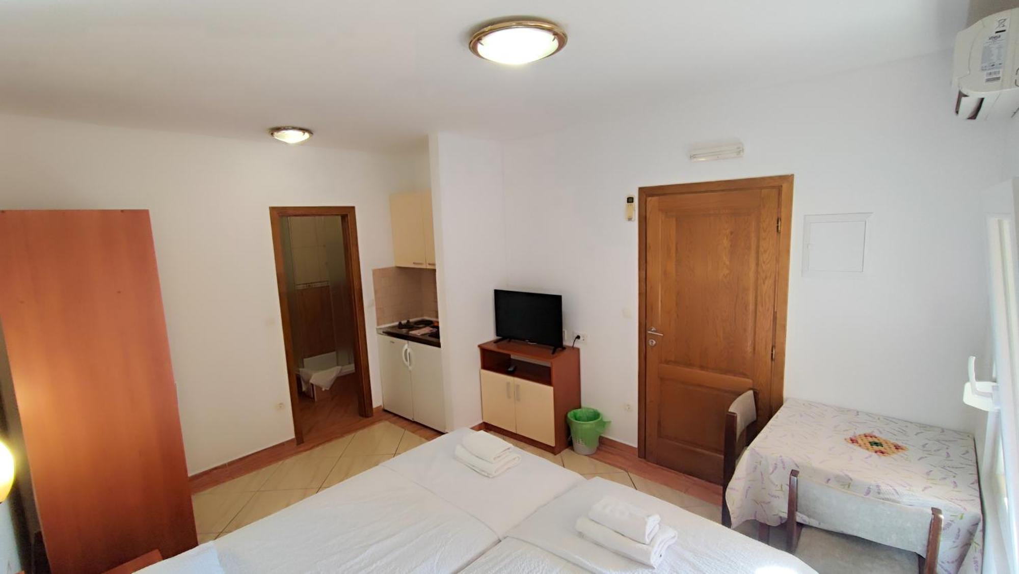Villa Penava, Private Beach, Pool And 7Min To Trogir Habitación foto