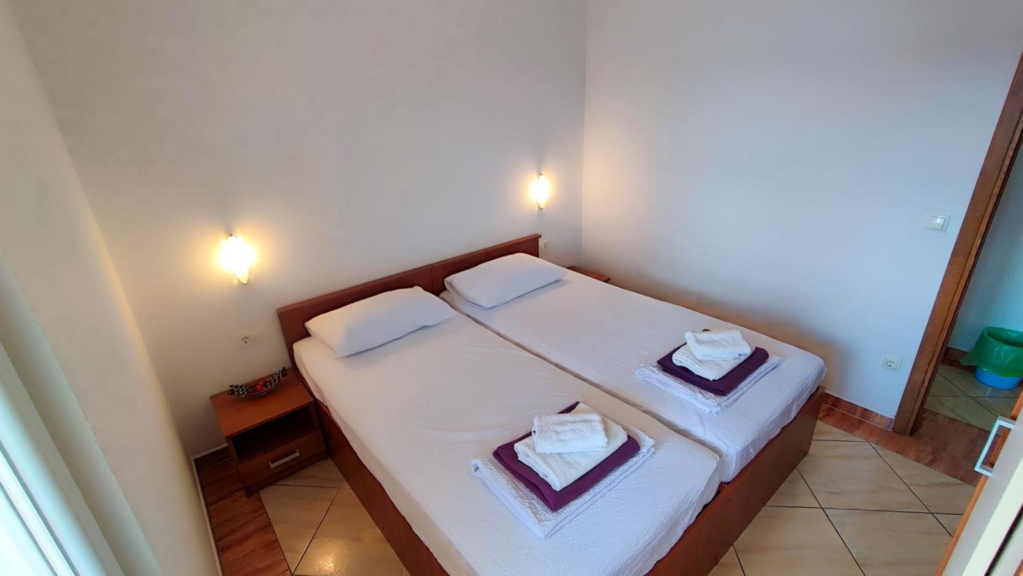 Villa Penava, Private Beach, Pool And 7Min To Trogir Habitación foto