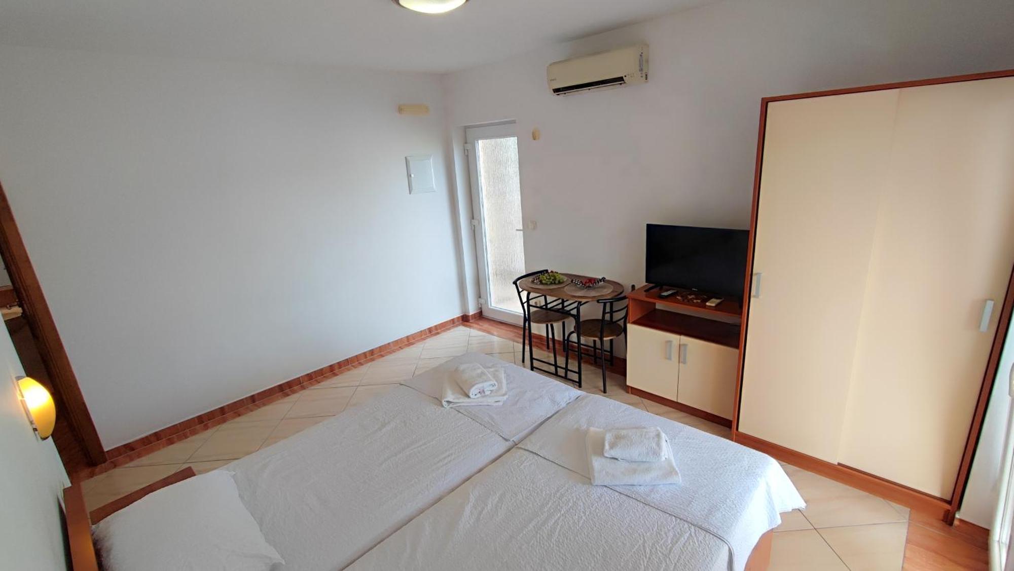 Villa Penava, Private Beach, Pool And 7Min To Trogir Habitación foto
