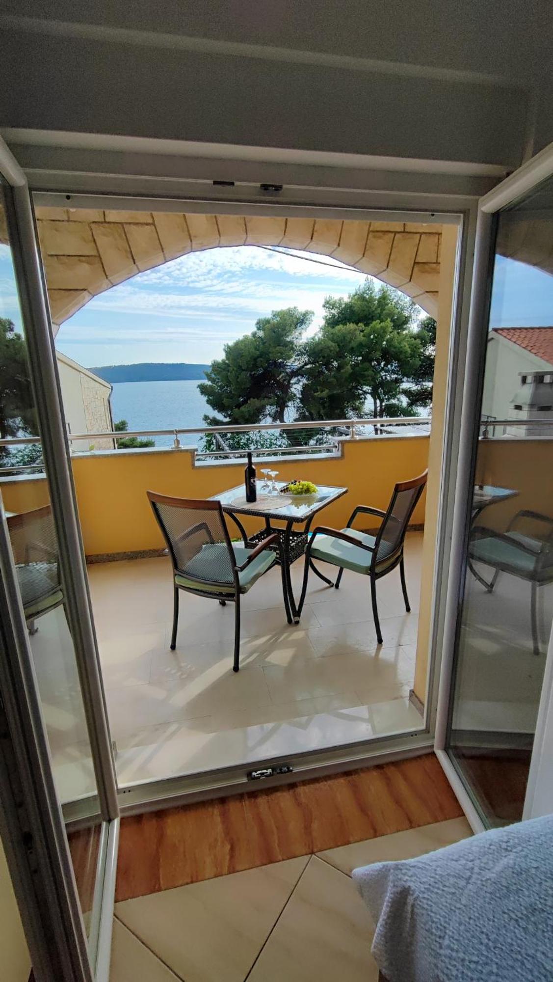 Villa Penava, Private Beach, Pool And 7Min To Trogir Habitación foto