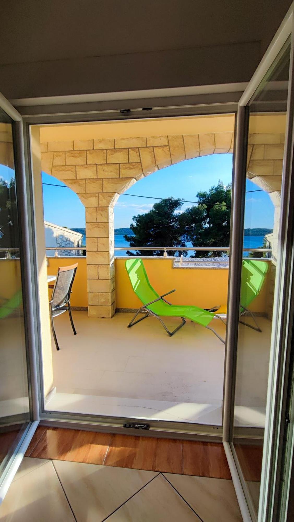 Villa Penava, Private Beach, Pool And 7Min To Trogir Habitación foto