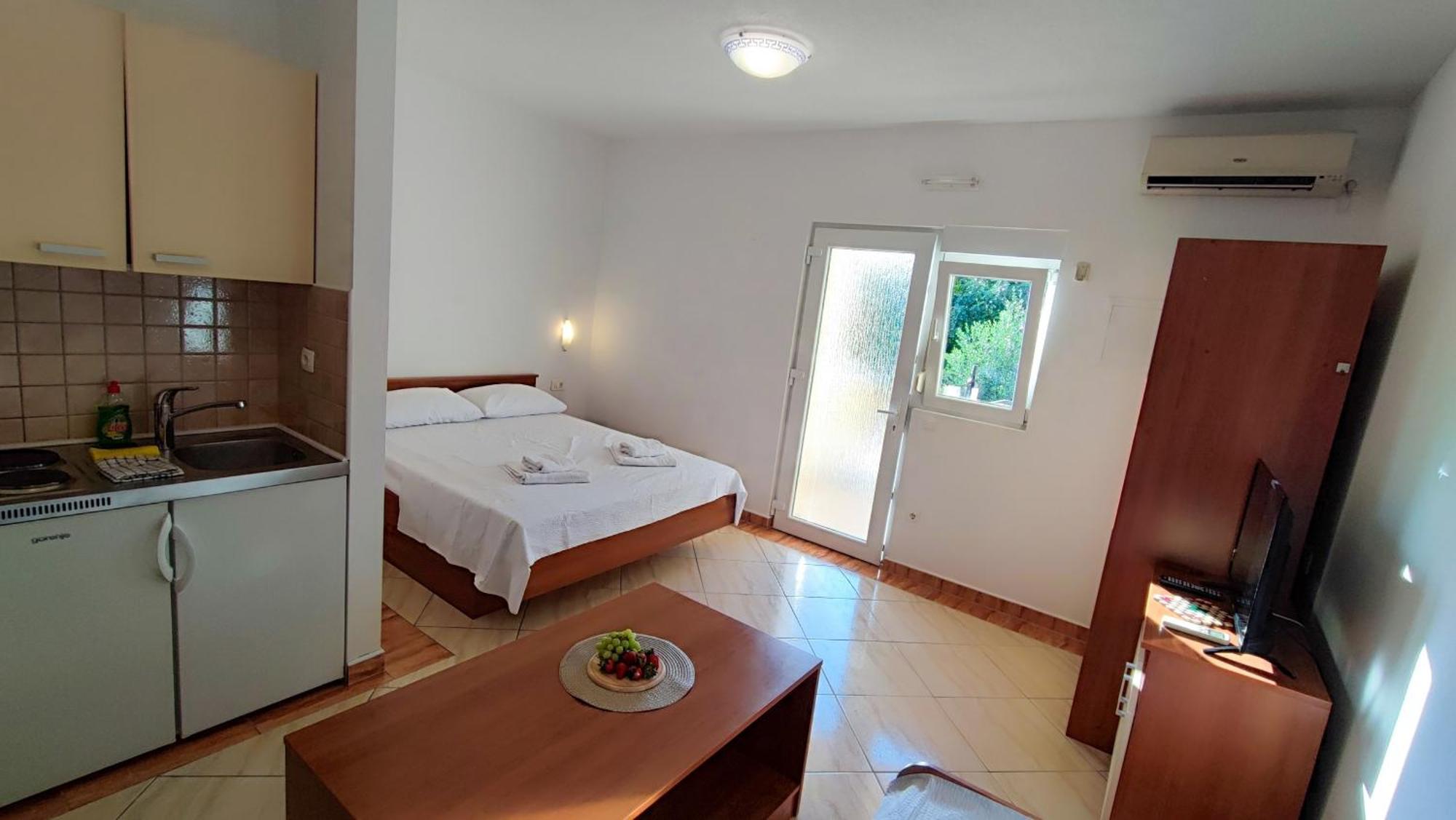 Villa Penava, Private Beach, Pool And 7Min To Trogir Habitación foto